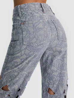 Alice and Olivia JEANS*CHIC LASER-CUT JEAN