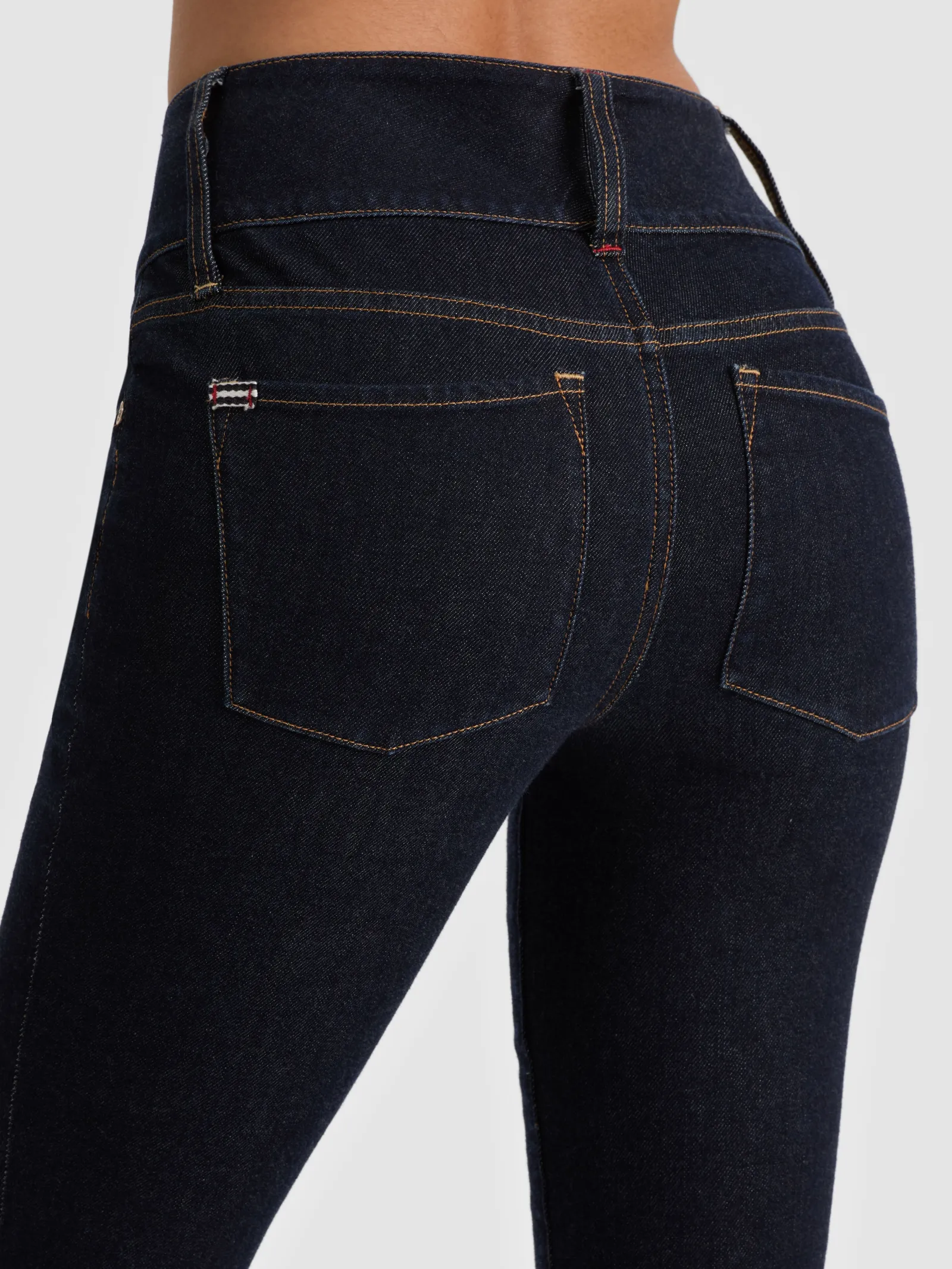 Alice and Olivia JEANS*KAI LOW RISE CAPRI JEAN